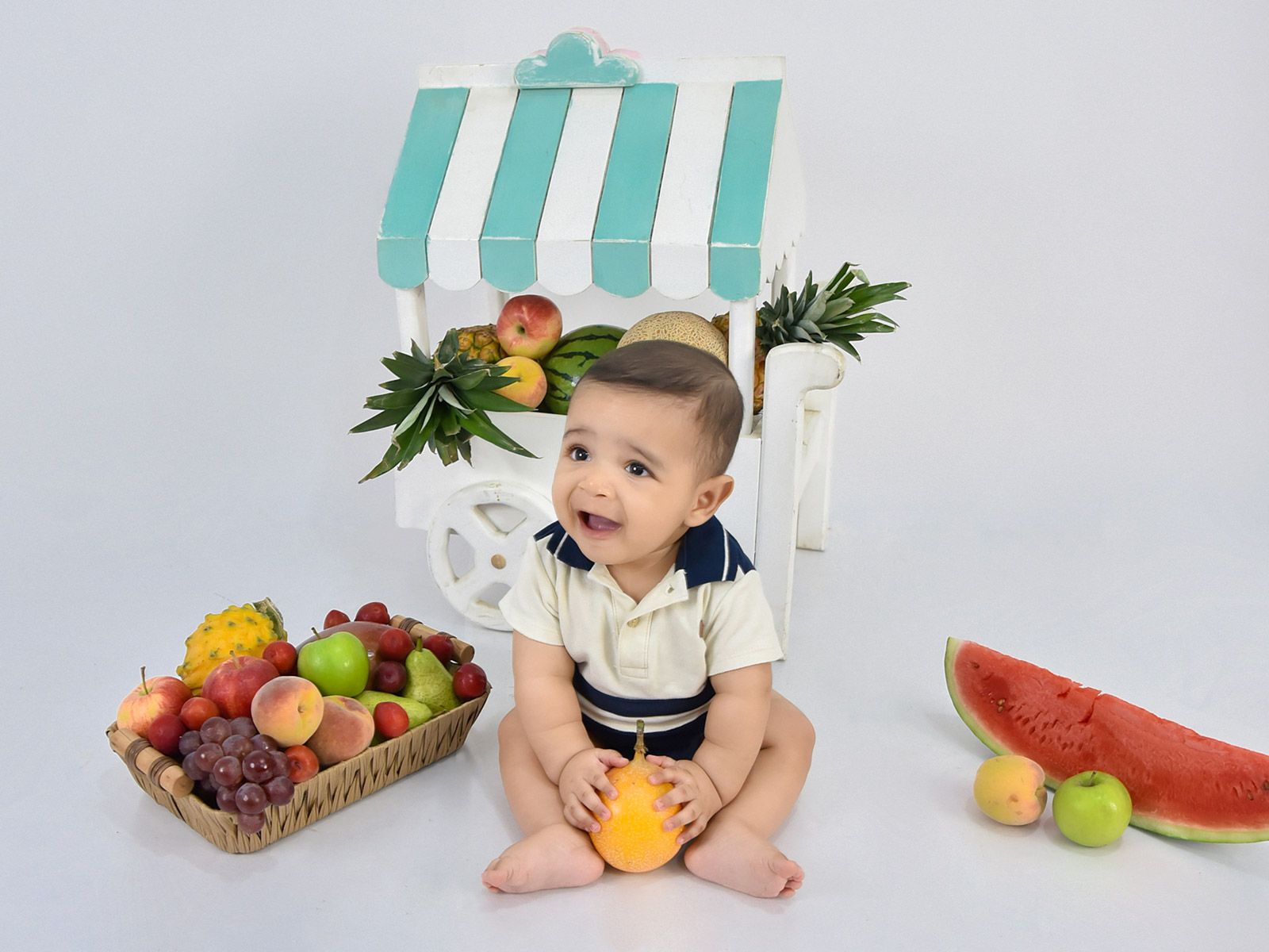 sesiones-mes-a-mes-bebe-estudio-fotografia-alimentacion-complementaria-sym-foto-digital-riohacha