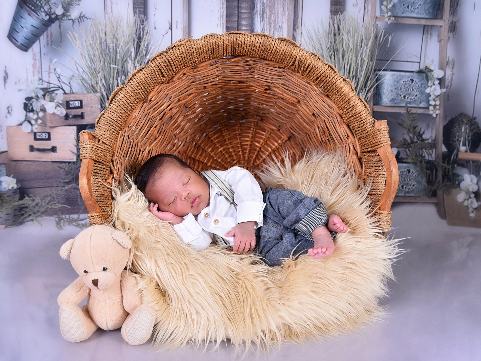 sesiones-mes-a-mes-bebes-estudio-fotografico-canasta-sym-foto-digital-riohacha