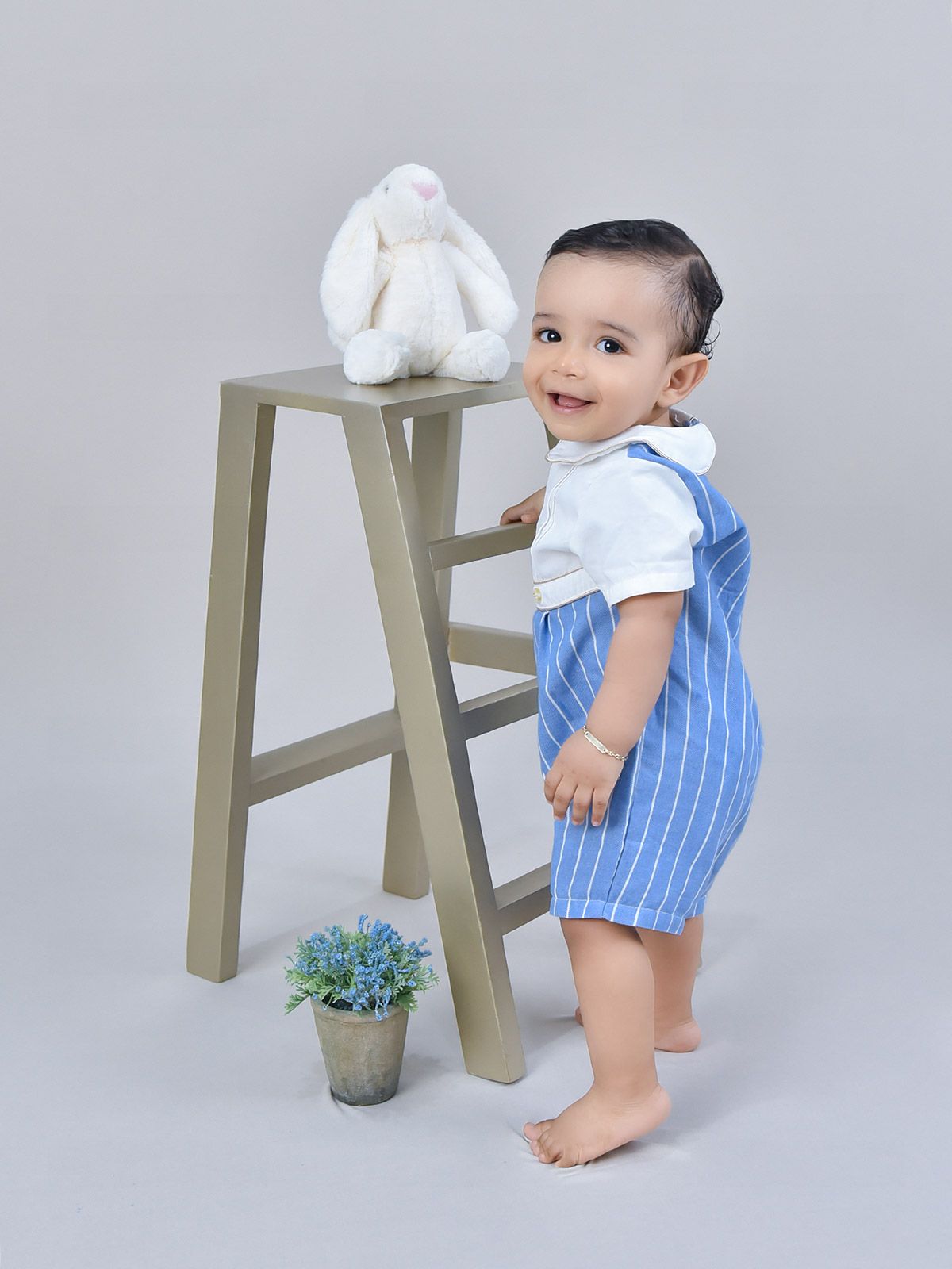 sesiones-mes-a-mes-bebes-estudio-fotografico-escalera-sym-foto-digital-riohacha