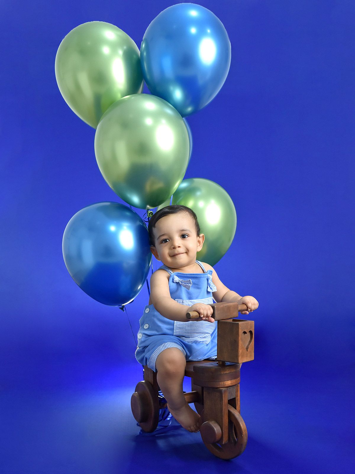 sesiones-mes-a-mes-bebes-globos-helio-estudio-fotografico-sym-foto-digital-riohacha